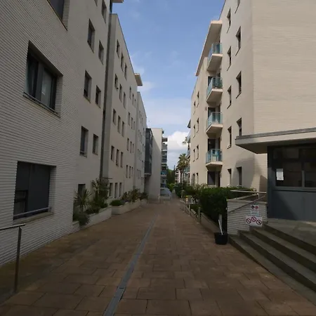 شقة Yoly Apartament 4 Pax With Pool And Garage Lloret